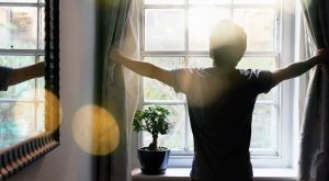 How to Create a Daily Routine That Boosts Your Mood and Productivity