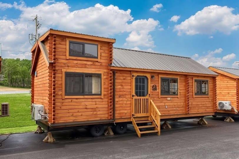 You Won’t Believe What This $16,348 Amish Log Cabin Looks Like Inside – Exclusive Video Tour!