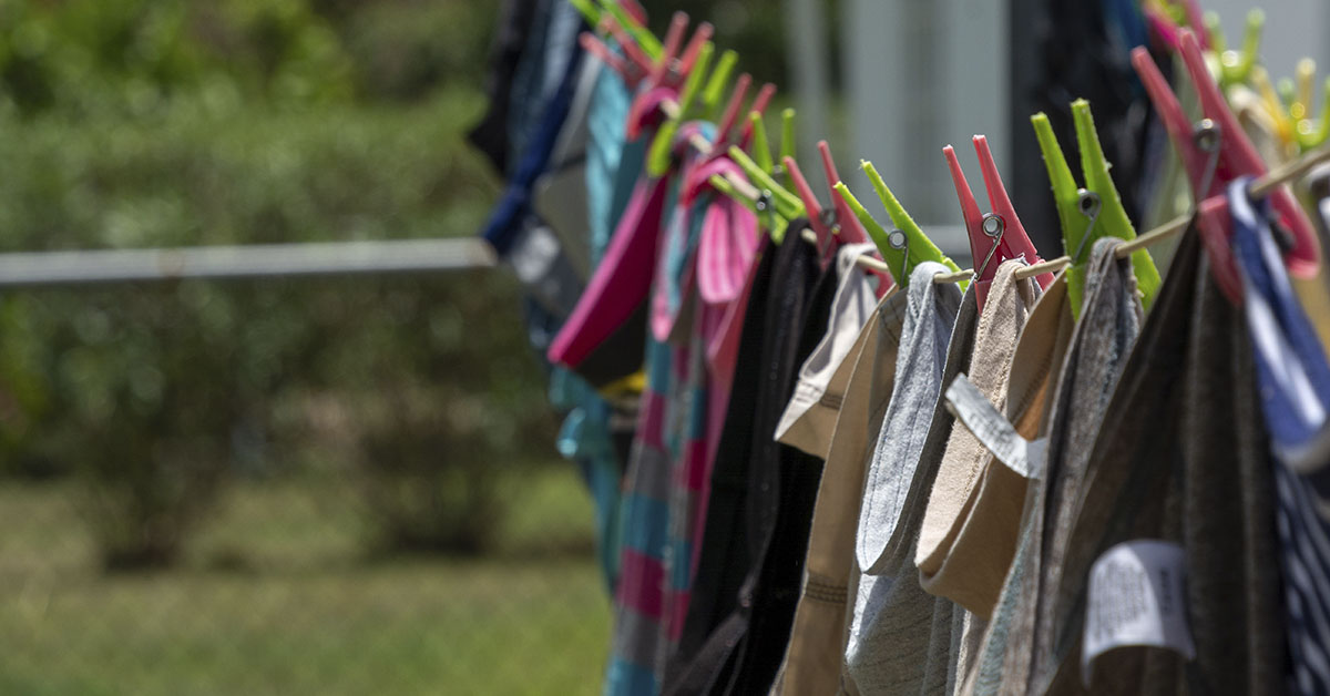 Why You Should (and Shouldn’t) Be Hanging Your Clothes Outside