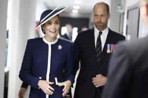 Kate Middleton Called ‘Beautiful’ by Royal Fan and Prince William’s Unexpected Reply Surprises the Crowd