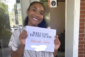 Woman Quits 9-5 Job to Be a Waitress. Now, She Works Fewer Days and Makes Nearly Triple
