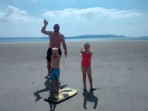 Dad Shares Innocent Photo Of His Son At Beach, Authorities Act Fast After Spotting Small Detail