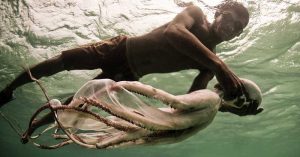 These Asian Sea Nomads Are the First Known Humans to Have a Genetic Adaptation to Diving