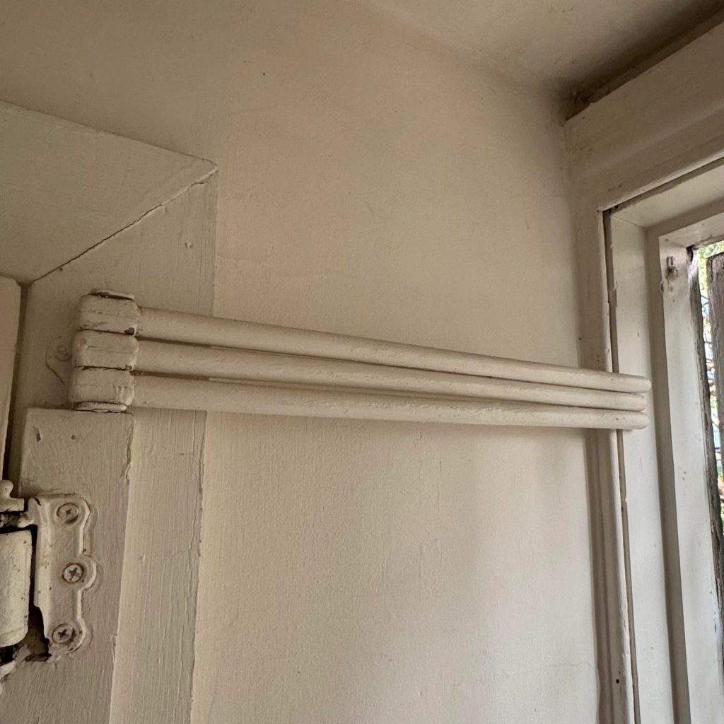 This Quirky Wall Feature Will Make You Love Your Apartment Even More!