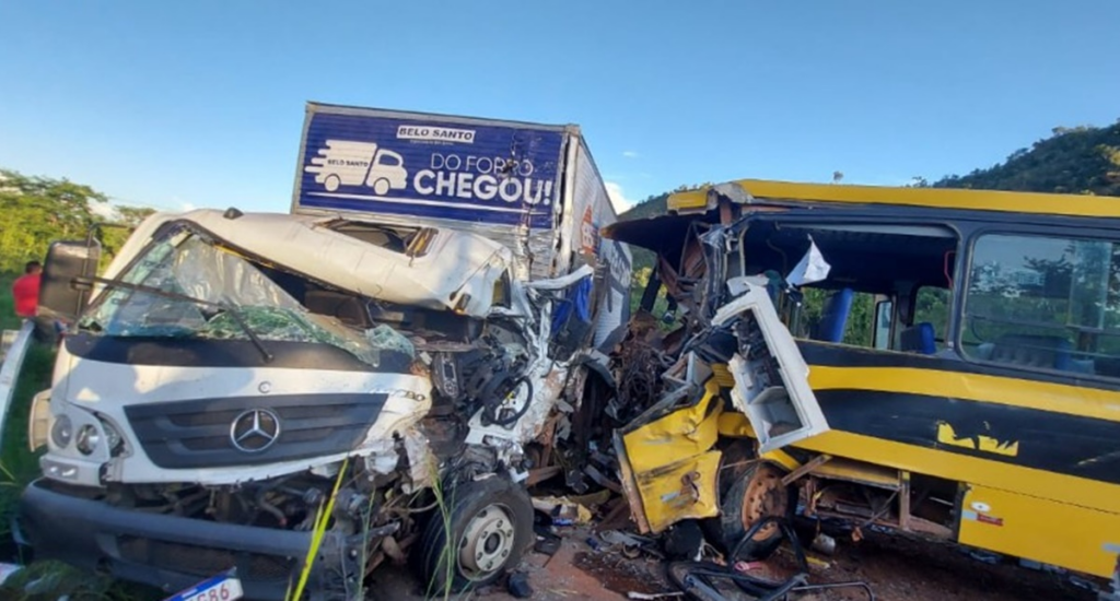 Monday of mourning: Serious bus accident leaves more than 20 students dead, they have… See more