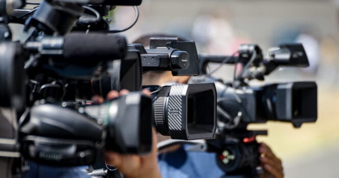 Viral moment: Reporter caught in unexpected Gone with the Wind disaster