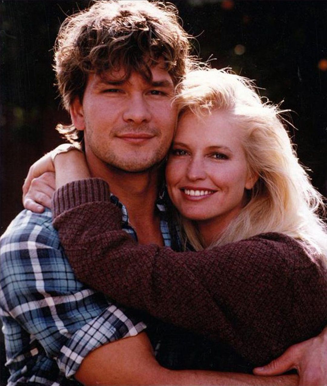 She didn’t lose her natural beauty and married a billionaire: how does Patrick Swayze’s widow live today? Life goes on. Patrick Swayze’s widow maintains her natural beauty and has found love again with a billionaire💑🌟Look at the photos of the happy couple following the link in the comments 🥰👇👇