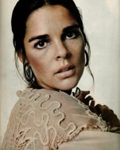 She was considered the most beautiful woman in Hollywood. Today at 86, she is unrecognizable