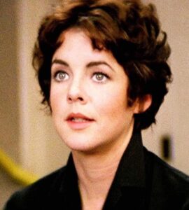 The wonderful Stockard Channing turned 79 last month, but the Grease star looks totally unrecognizable now… Check the comments for the photo 😲👇🏻