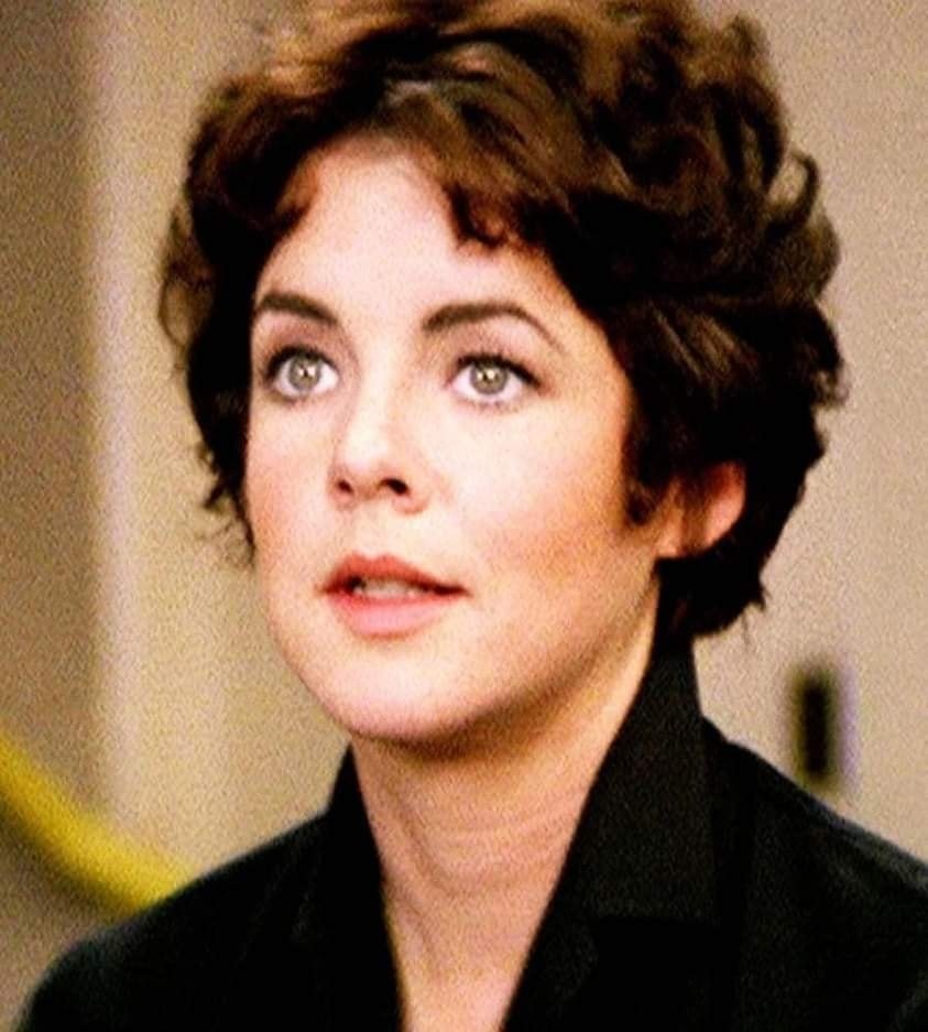 The wonderful Stockard Channing turned 79 last month, but the Grease star looks totally unrecognizable now… Check the comments for the photo 😲👇🏻