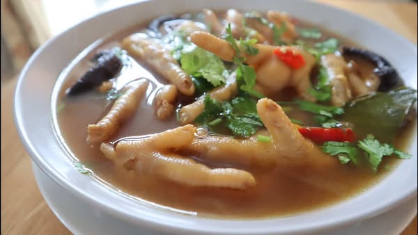 Who Should Avoid Eating Chicken Feet?