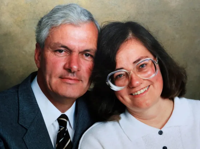 Husband Plants 6,000 Trees To Honor Deceased Wife, 15 Years Later Photos Reveal His True Motive