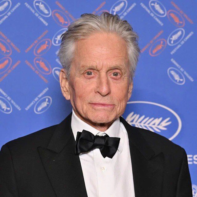 Catherine Zeta-Jones can’t hold back her tears: “He passed away today because… – Check the comments👇👇👇