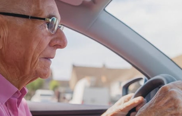 When Seniors Over 70 Should Stop Driving: Medical Conditions That Make It Unsafe