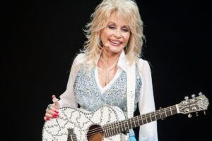 Dolly Parton’s sister issues update after alarming health concerns
