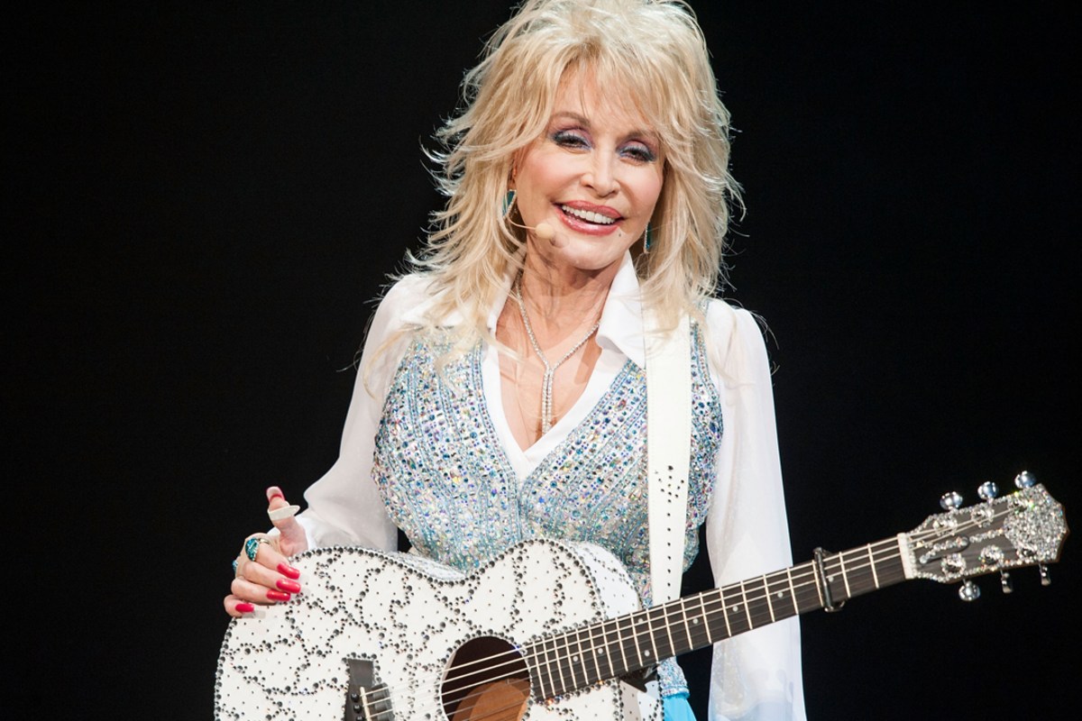 Dolly Parton’s sister issues update after alarming health concerns