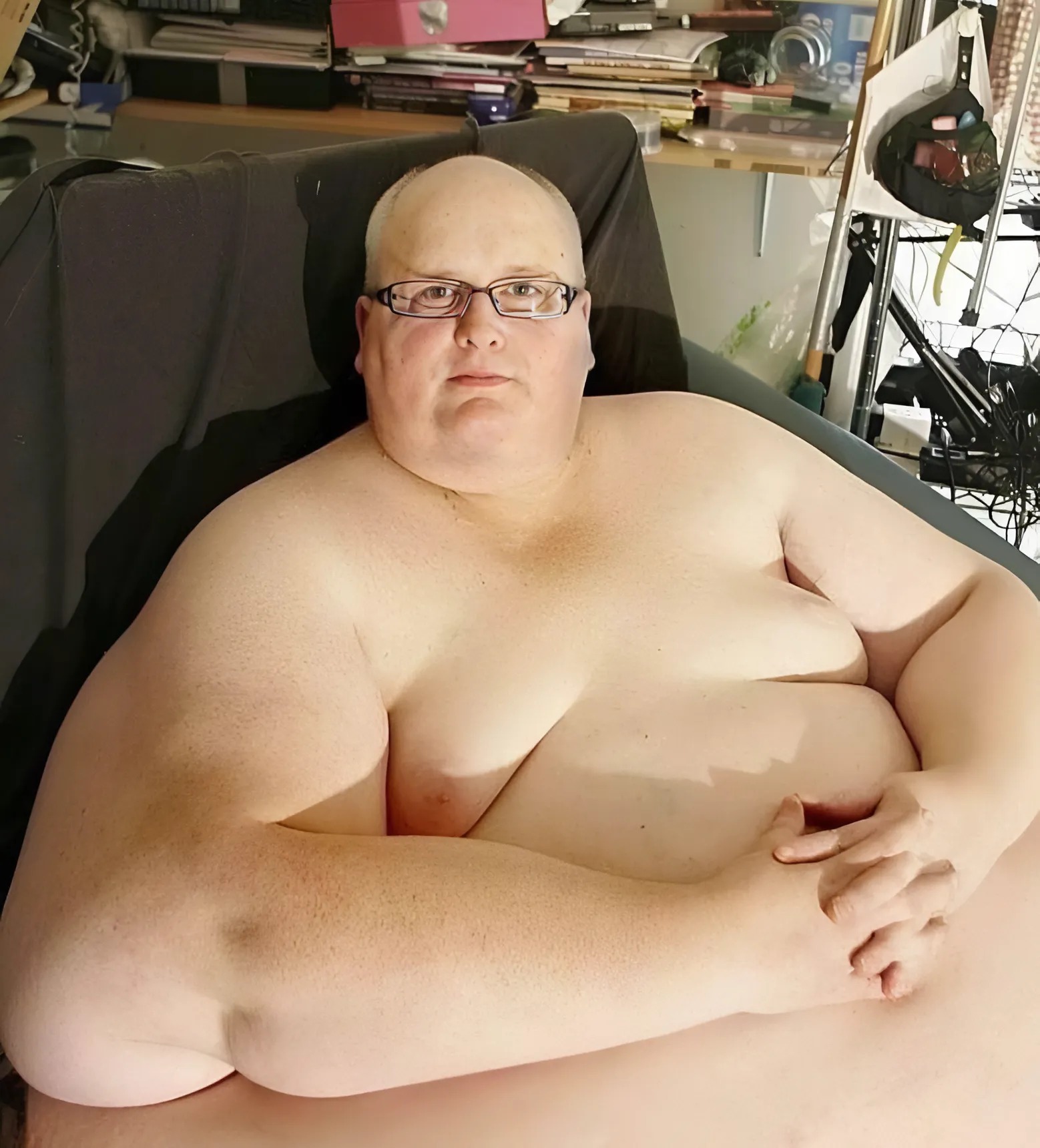 Six years ago, this man weighed nearly 450 kg and was considered one of the heaviest people in the world