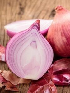 Doctors Can’t Believe What Eating Onions Daily Does to Your Body