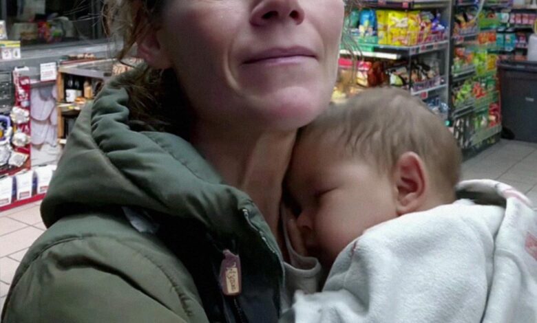 I Gave $4 to a Tired Mom at the Gas Station – A Week Later, an Envelope Arrived for Me at Work