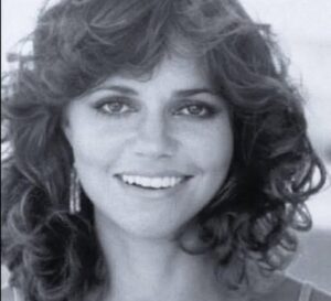 This famous heartbreaker is now 78 – try not to smile when you see her today!