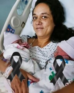 Young woman puts both daughters inside the fir…