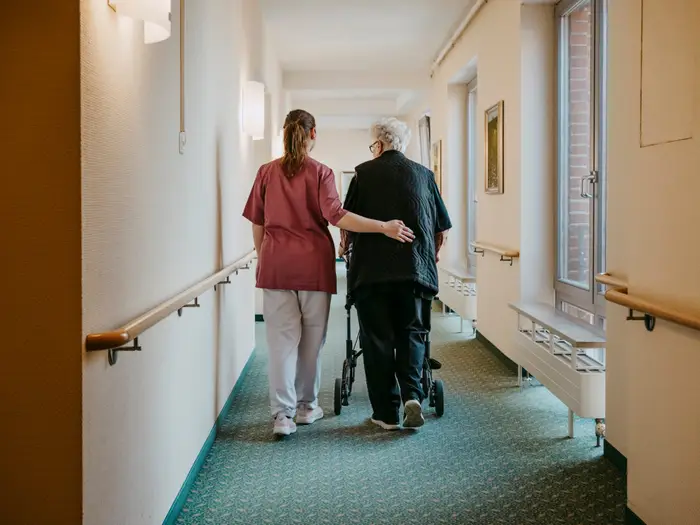 The Unexpected Friend Who Brought Light Back Into Dorothy’s Life — A Longer, Expanded, Heartfelt Story