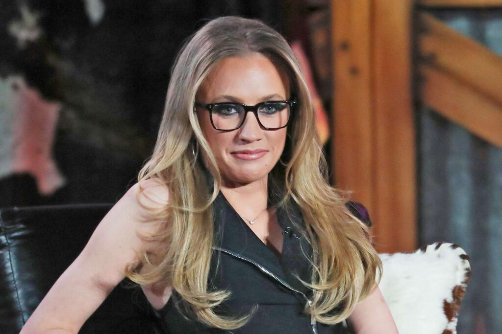 “I’m Not Done Fighting…” — Kat Timpf Breaks Down as She Announces Break from Gutfeld! Amid Cancer Treatment