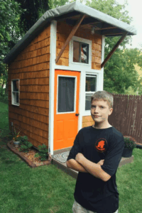 He Made A House That’s Only 89 Square Feet, But Wait Until You See The Inside. Everyone Admires Him