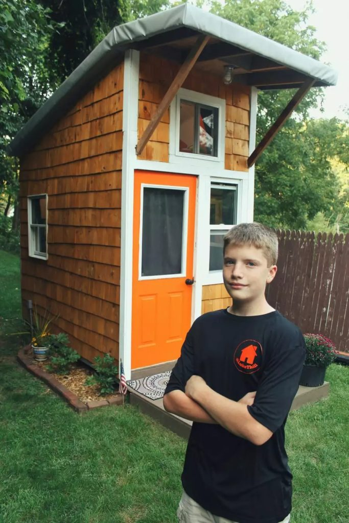 He Made A House That’s Only 89 Square Feet, But Wait Until You See The Inside. Everyone Admires Him