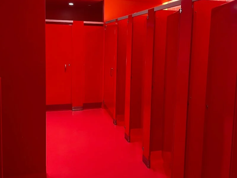 People Shocked to Learn Reason Public Toilet Doors Don’t Touch The Floor