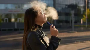 Health expert details when vape damage can become permanent and how to lower risk
