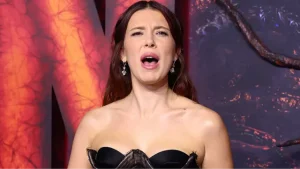 Millie Bobby Brown praised for 3-word clap back to paparazzi on red carpet