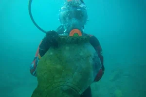 Archeologists discover an Atlantis-like metropolis at the bottom of a lake