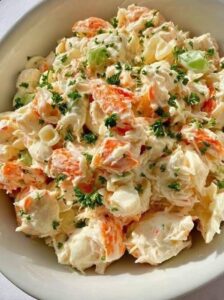 Creamy Crab-Style Seafood Salad: A Classic, Easy Dish for Everyday Comfort