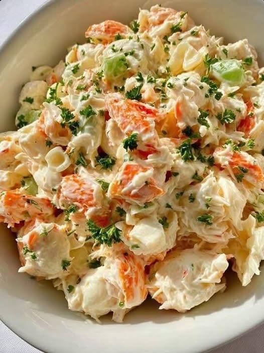 Creamy Crab-Style Seafood Salad: A Classic, Easy Dish for Everyday Comfort
