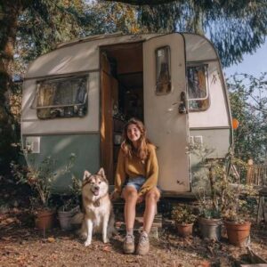 How a Teenage Girl Scored an Old Caravan for Cheap