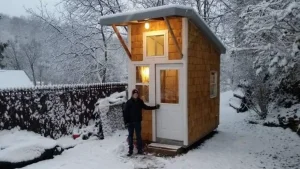 He made a house of only 89 squares, but wait until you see the inside