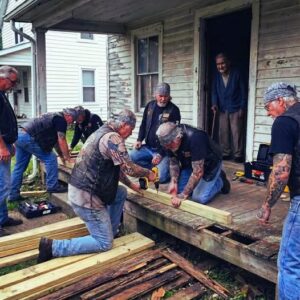 I Watched Bikers Rebuild My Elderly Neighbors Porch After His Family Walked Away