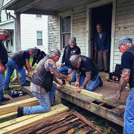 I Watched Bikers Rebuild My Elderly Neighbors Porch After His Family Walked Away
