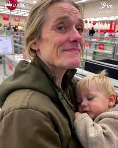 I covered $6 in groceries for a mom with a baby, and the next day my manager called me into his office holding an envelope.