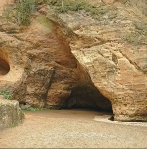 The Incredible Story of a Sculptor Who Turns Caves Into Art