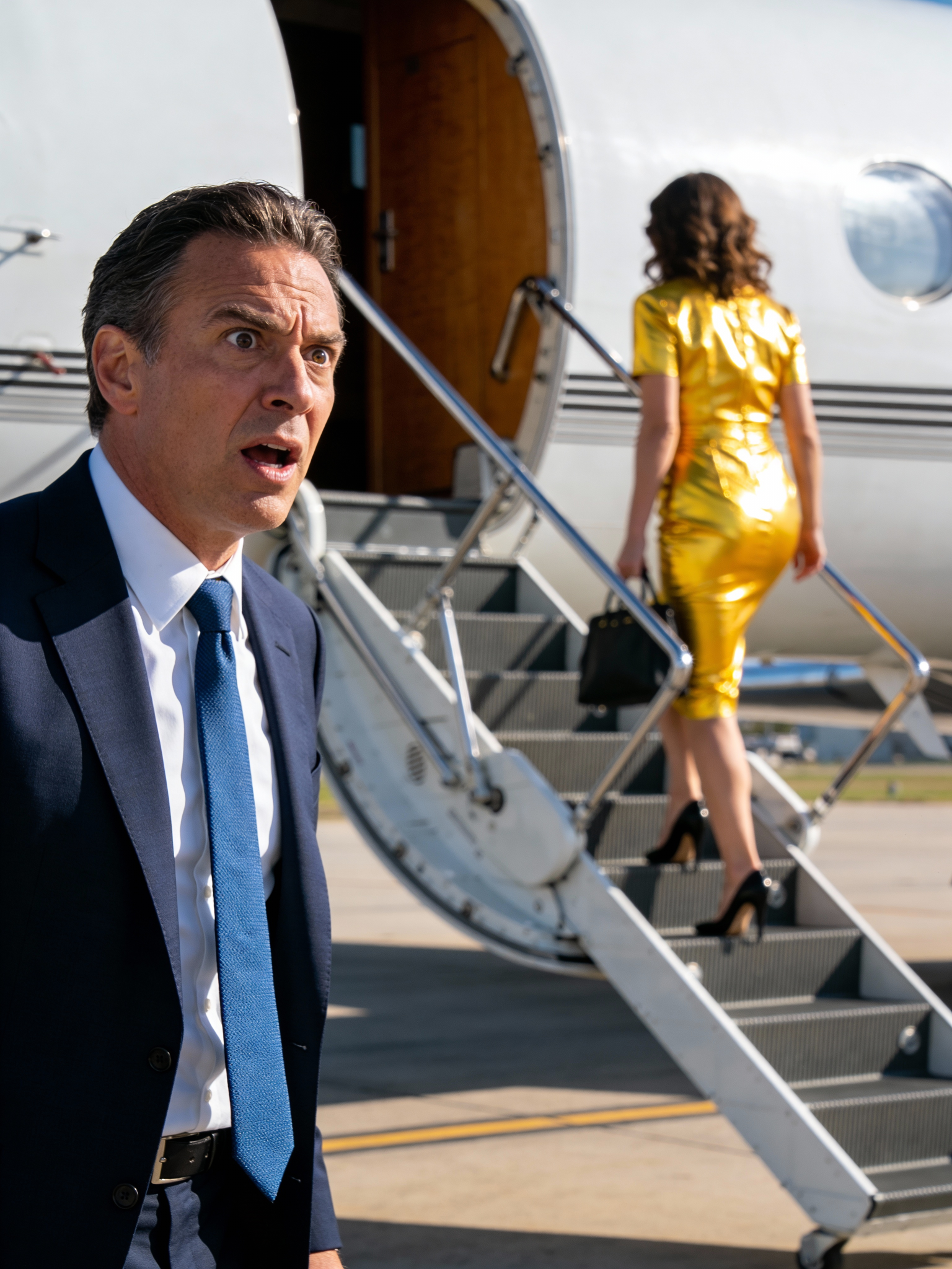 Her husband clapped as she signed the divorce… until he froze when she walked onto the billionaire’s jet…