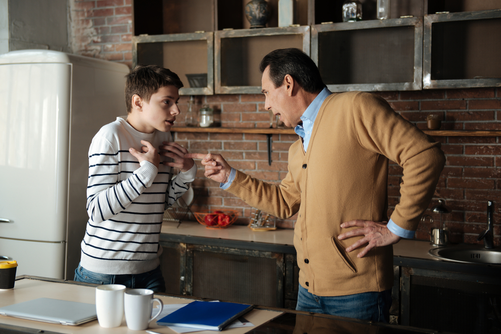 8 Things Only Someone Raised by an Emotionally Abusive Mom Will Understand