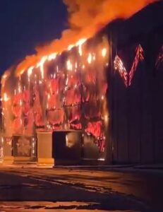 BREAKING: At least 300 homes estimated damaged or destroyed after large fire…See more