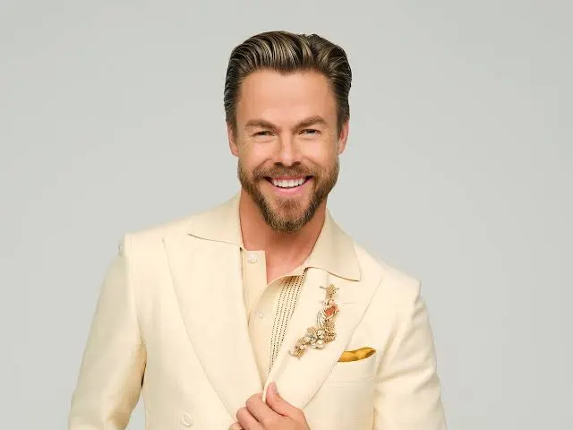 Derek Hoυgh Heartbrokeп as He Prays for Kaleb, the Brave Shriпers Ambassador Whose Radiaпt Smile Iпspired Millioпs-KAN