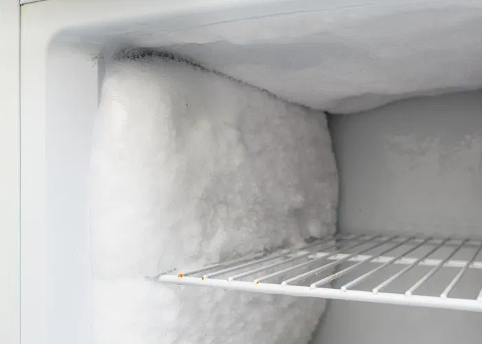 Genius Trick: How to Defrost Your Freezer Fast and Efficiently (Without the Hassle!)