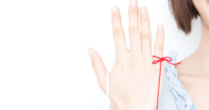 Red string tattoo on hand: Here’s what it means