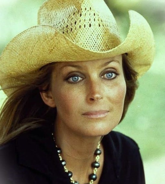 Those Eyes, That Era: The Timeless Journey of a Hollywood Icon Who Still Shines at 67