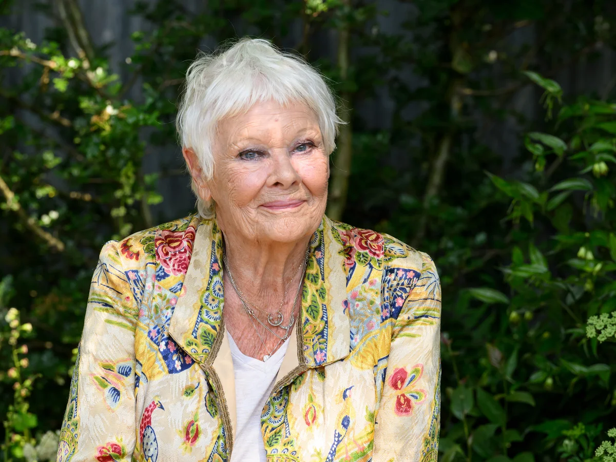 “She’s in a peaceful place, surrounded by love—her strength and grace remain unforgettable.” 💖 As Dame Judi Dench enters a gentle new chapter at 91, the spotlight softens, giving way to quiet reflection on a legacy that has shaped generations. No noise, no spectacle—just gratitude for a life devoted to storytelling, from Bond to Shakespeare. And in this moment, one thing feels certain… her impact will never fade.