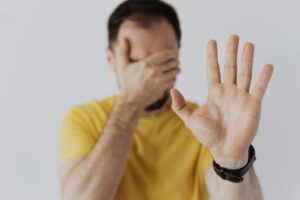 10 Signs a Man is Emotionally Immature Without Knowing It
